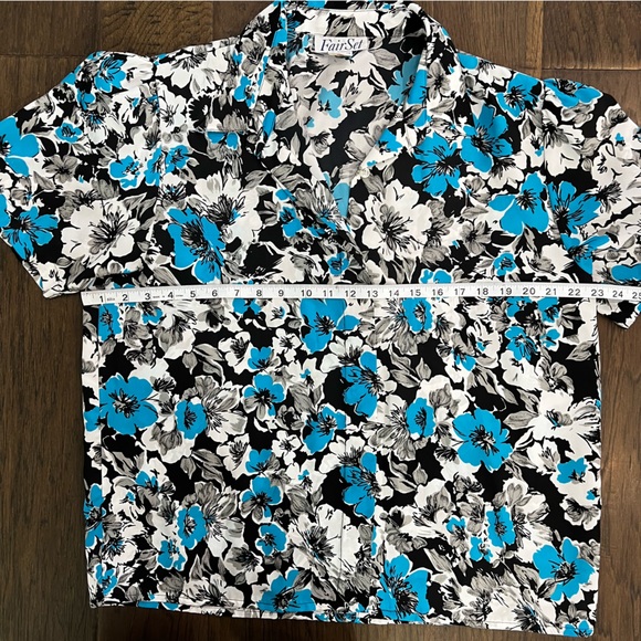 Fair Set Button Up T-Shirt - Picture 10 of 10
